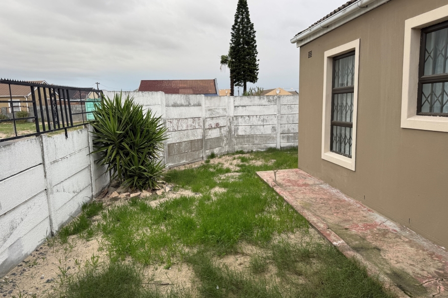 3 Bedroom Property for Sale in Park Village Western Cape